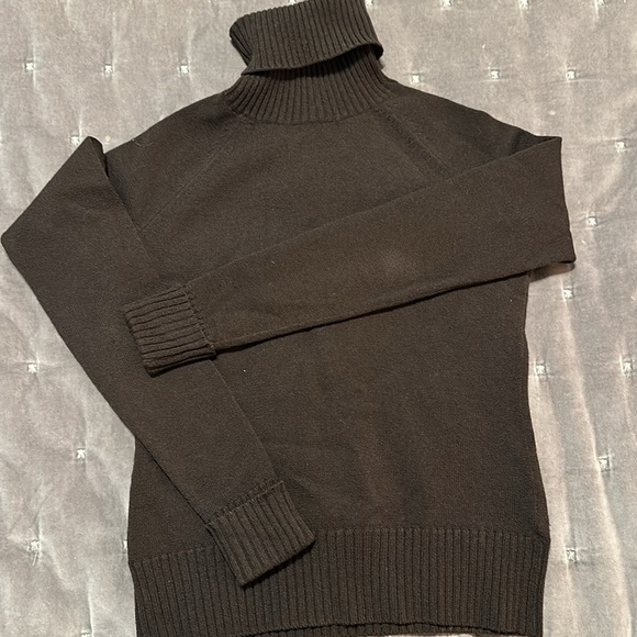 Banana Republic Italian Merino Brown Sweater - Picture 5 of 5